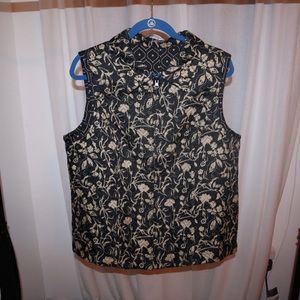 Woman’s vest. Size XL